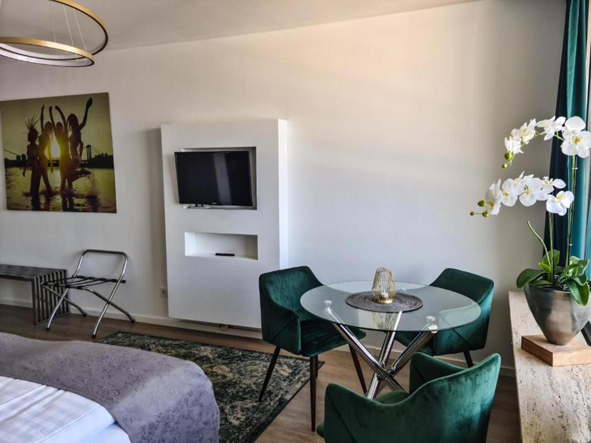 Apartahotel Rheinblick 3*